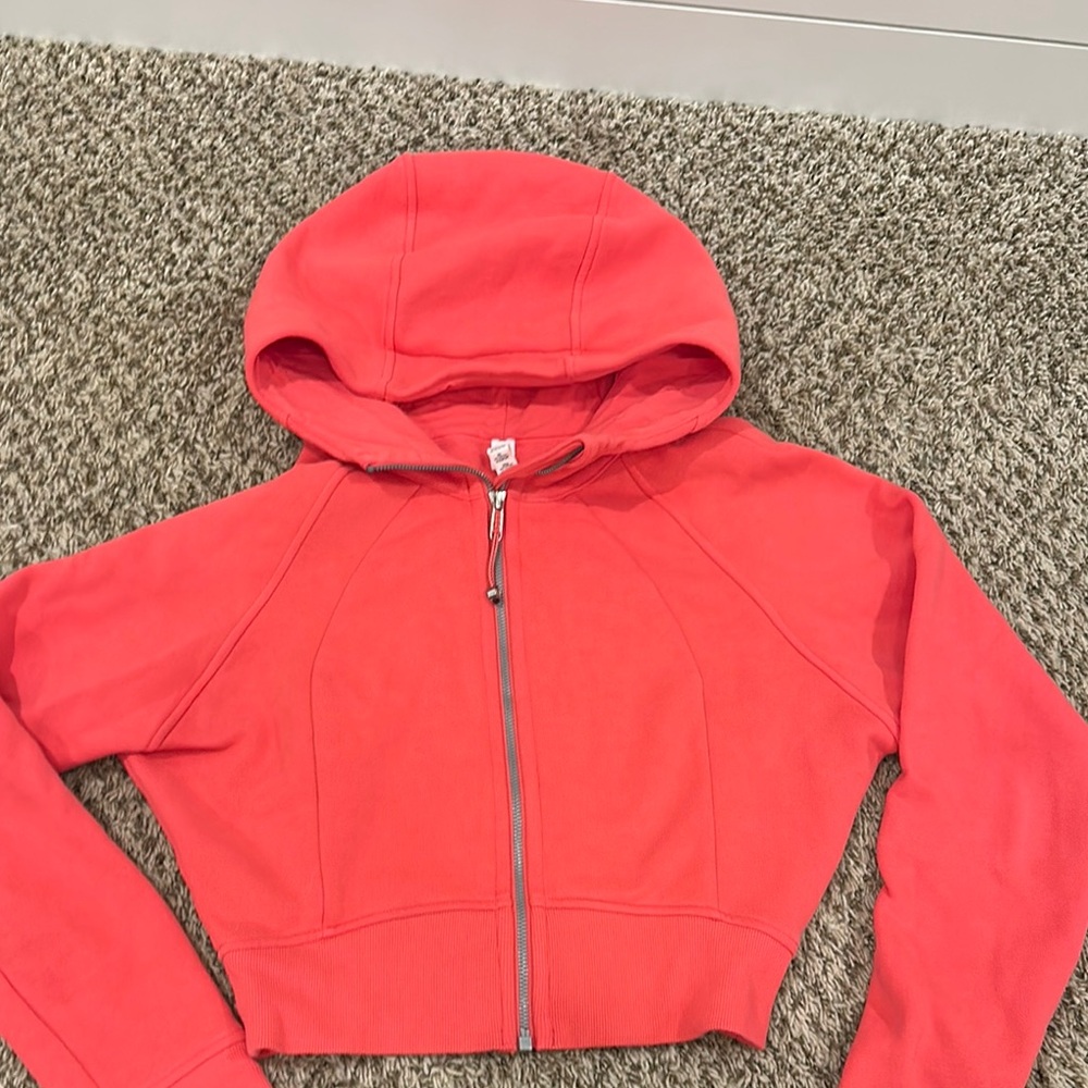Lululemon cropped scuba hoodie LIPGLOSS